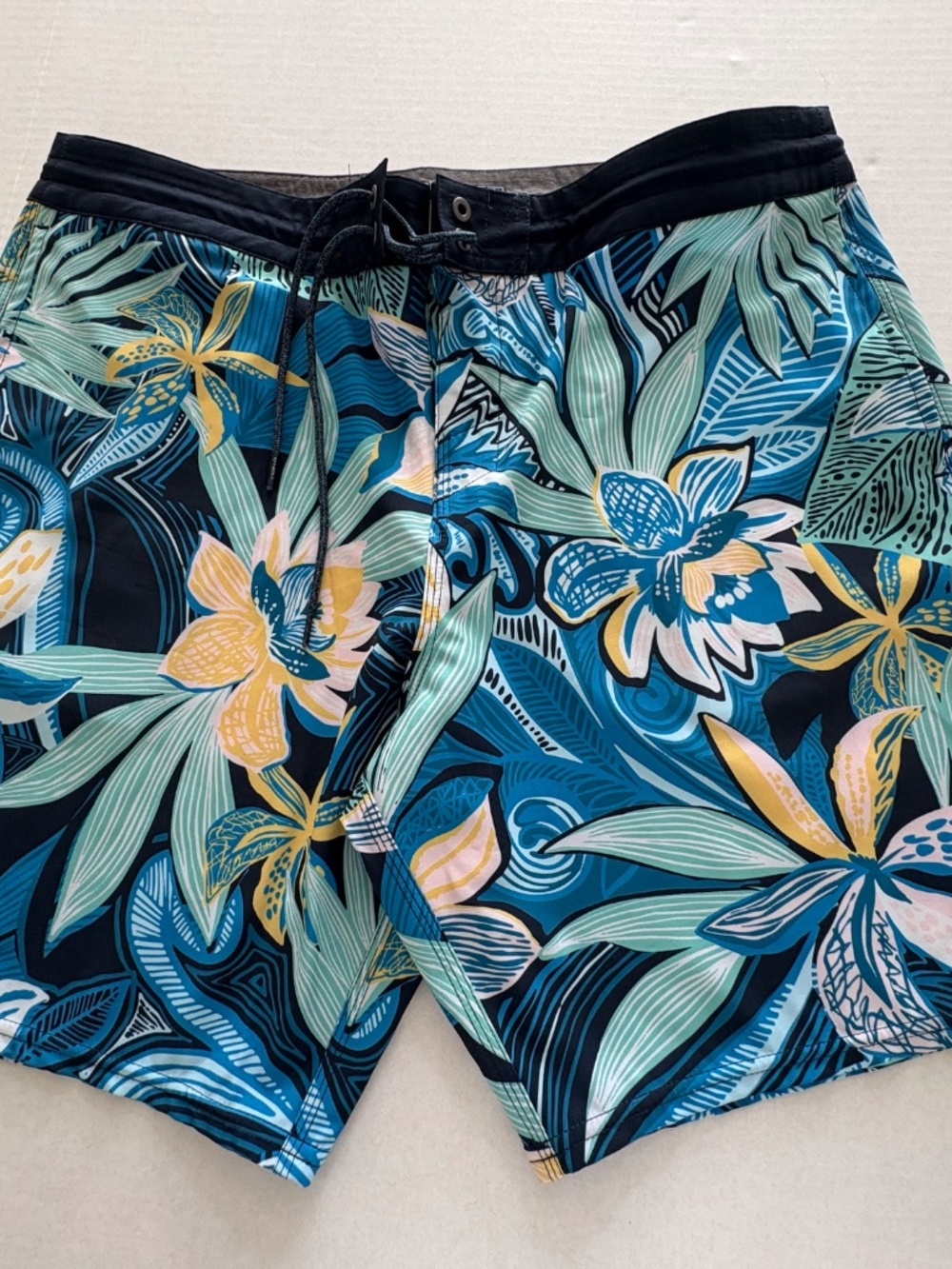 O'Neil Cruzers Boardshorts - Size 36. - Picture 2 of 13
